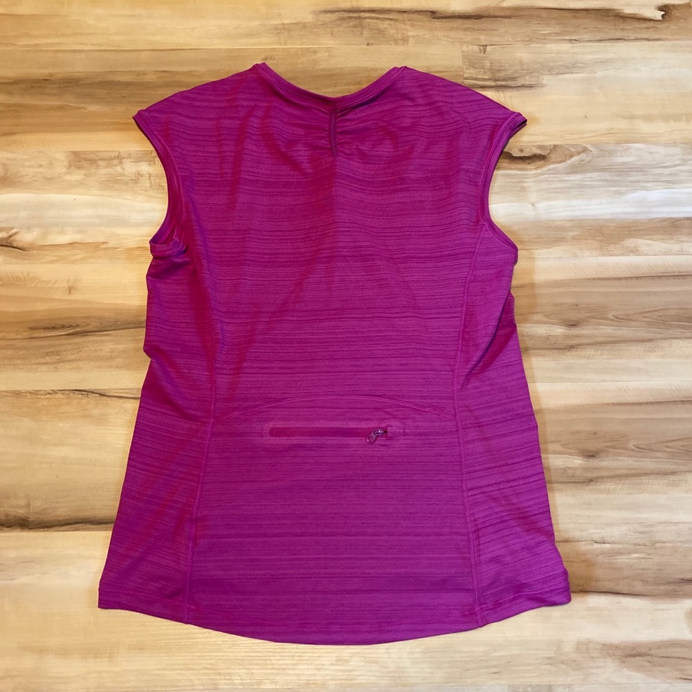 Athleta fitted work out top size large - Picture 4 of 4